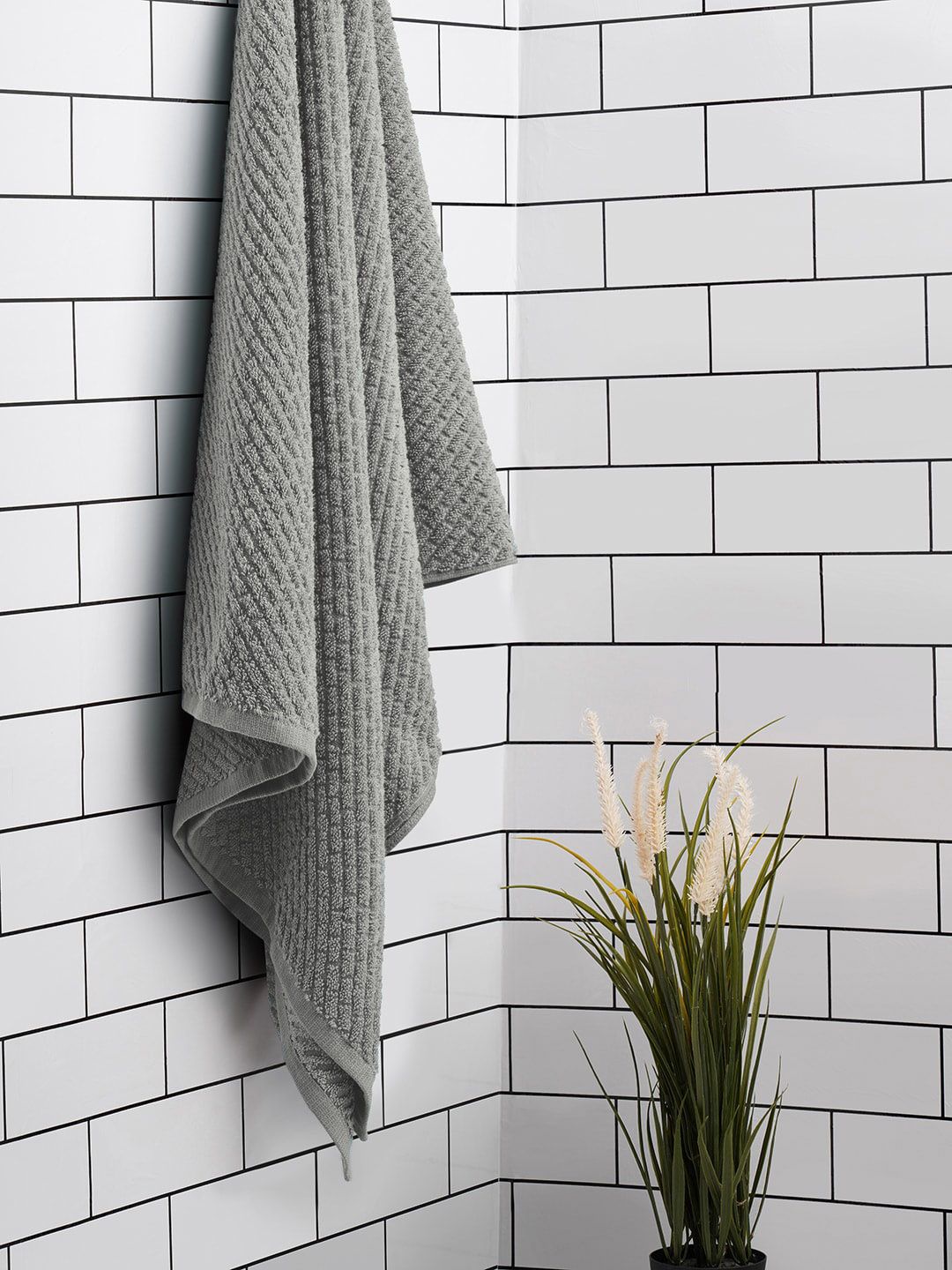 SPACES Grey Textured Super Absorbent 400 GSM Pure Cotton Bath Towel