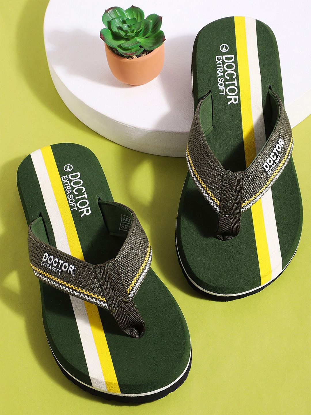 DOCTOR EXTRA SOFT Men Arrow Striped Orthopedic Thong Flip-Flops