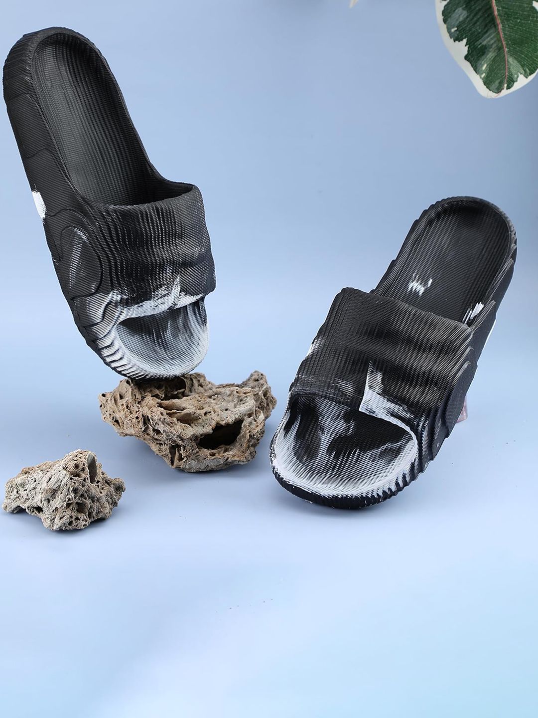 Greentech Men Printed Textured Sliders