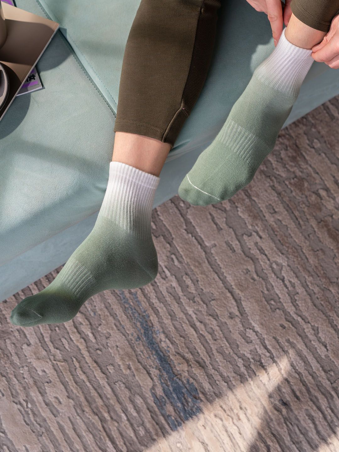 DAMENSCH Unisex Statement Colourblocked Calf-Length Socks