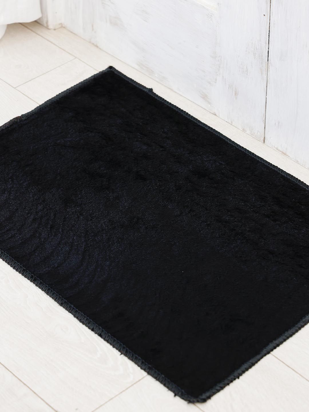 Ariana Black Rectangular 1000 GSM Microfiber Anti-Skid Bath Rug