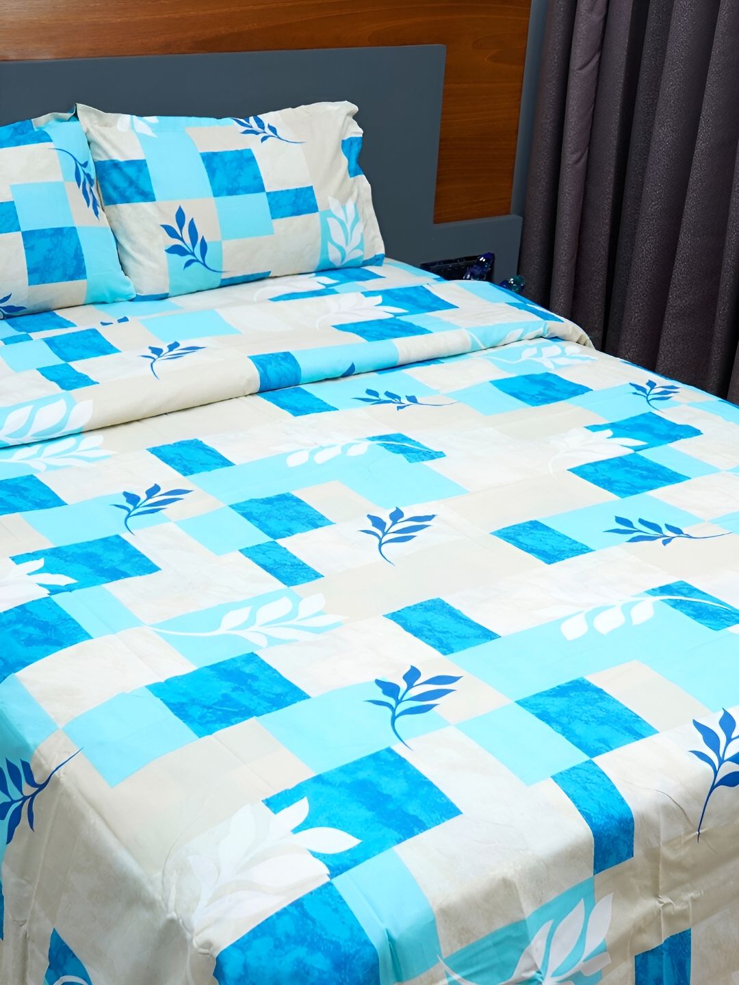 inizio Beige Geometric Cotton 220 TC Queen Fine Bedsheet with 2 Pillow Covers-254 x 228 cm
