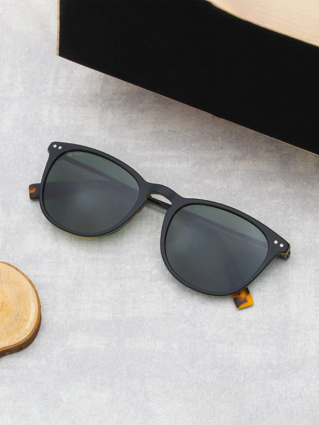 Ted Smith Unisex Lens & Wayfarer Sunglasses With Polarised Lens