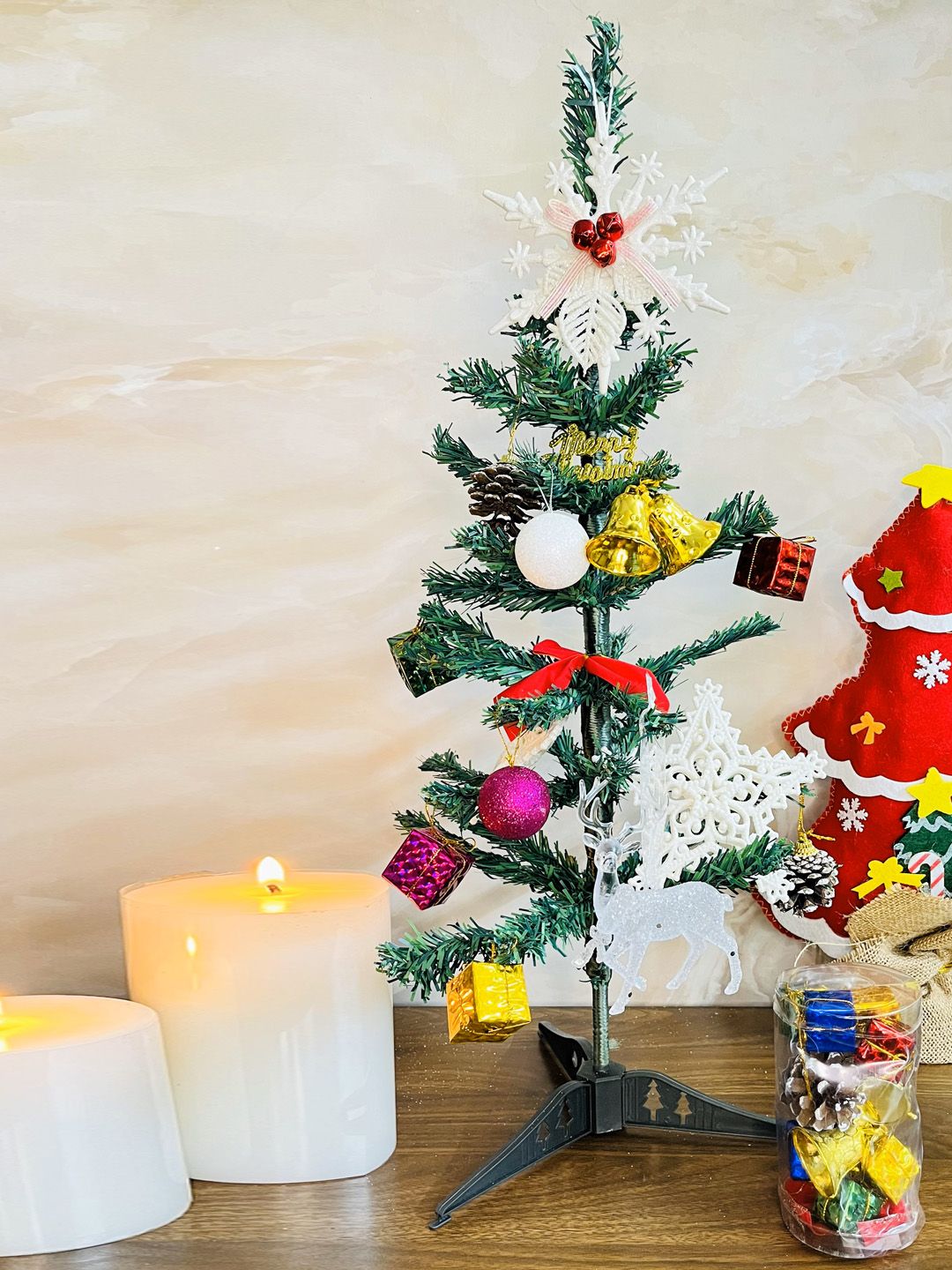 Akaar  Green 13 Pieces Tree  & Ornaments Christmas Decor