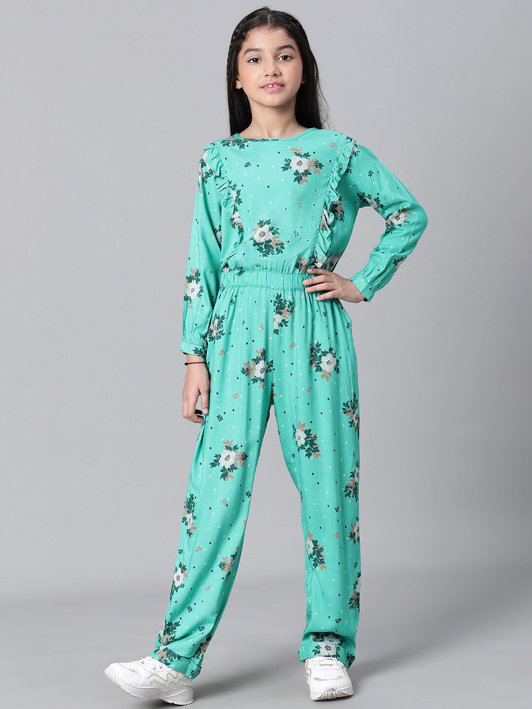 Oxolloxo Girls Floral Printed Round Neck Long Sleeve Basic Jumpsuit deal from myntra Oxolloxo Girls Floral Printed Round Neck Long Sleeve Basic Jumpsuit deal from myntra