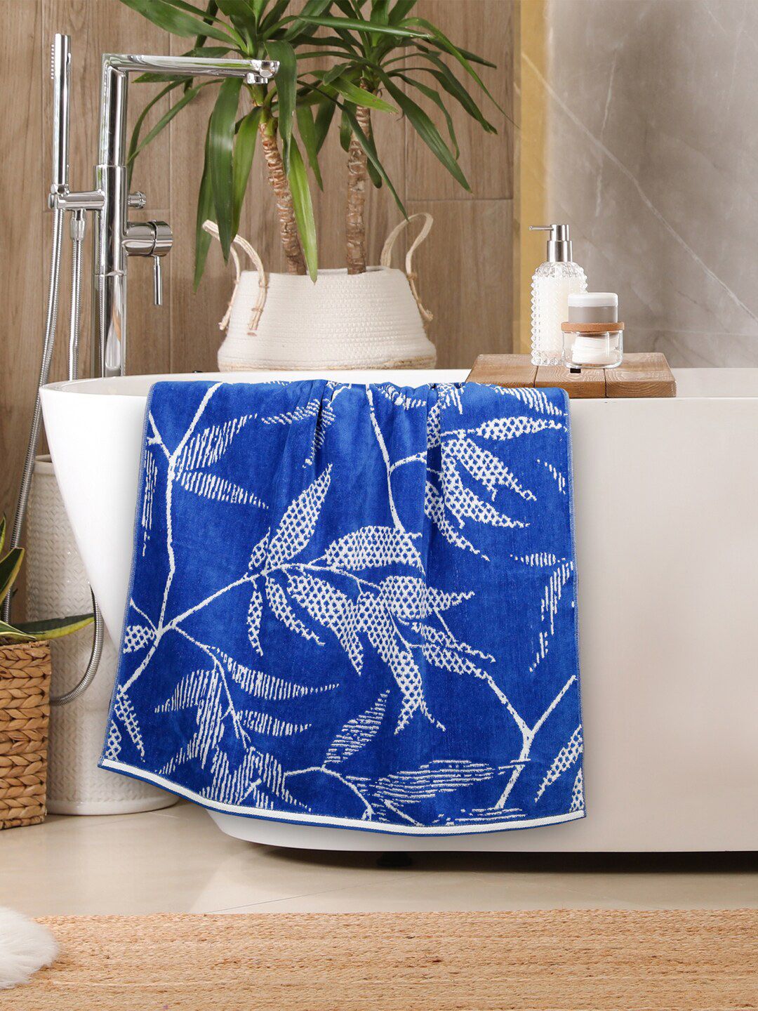 MYTRIDENT Blue & White Floral Printed Cotton 500 GSM Bath Towel