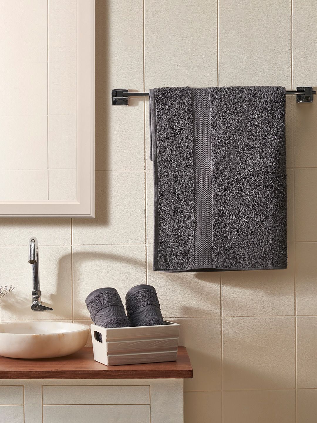DDecor Grey 3 Pieces Cotton 500 GSM Bath And Hand Towels
