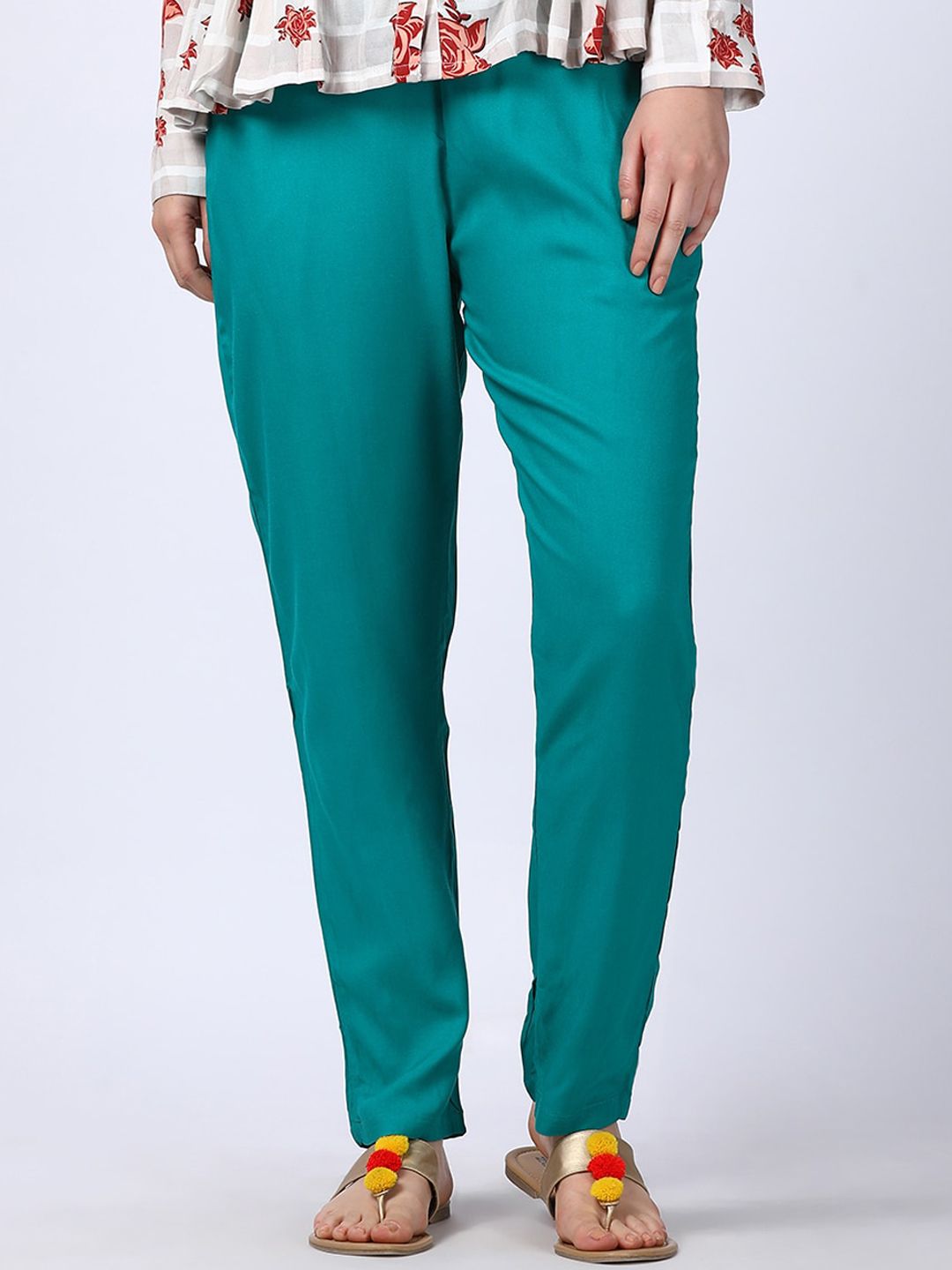 GOLDSTROMS Women Mid-Rise Slim Fit Trousers