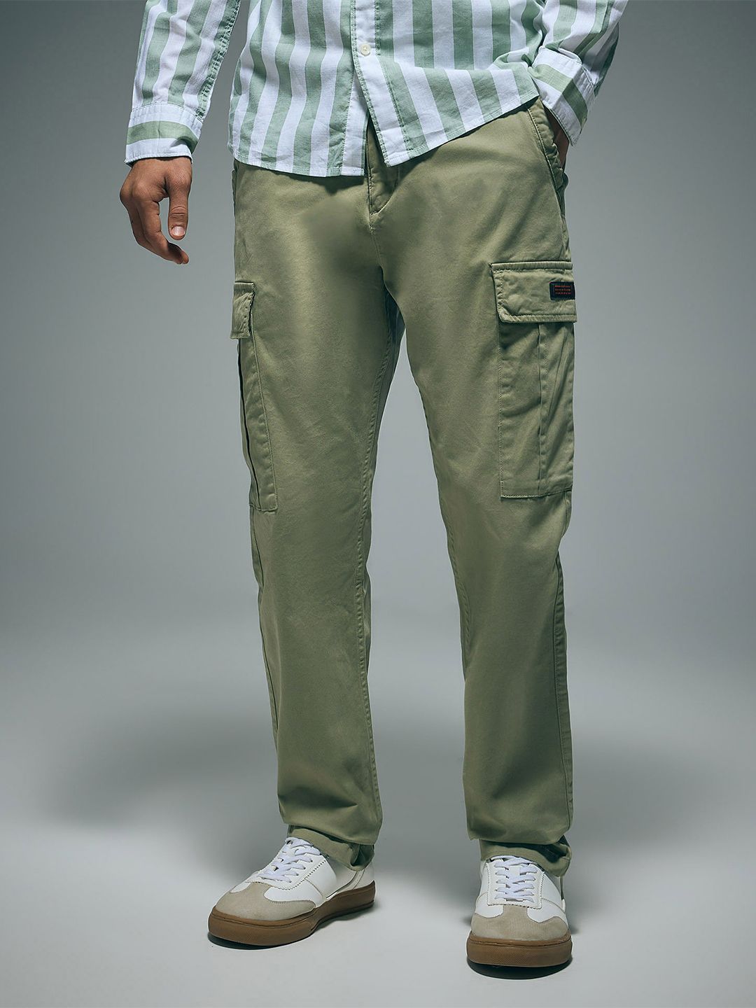 Flying Machine Men Slim Fit Cargos Trousers