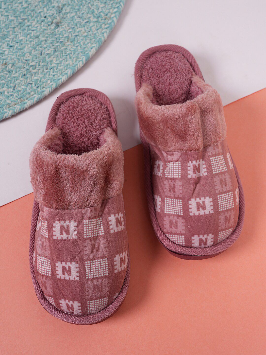 Walkfree Men Printed Room Slippers