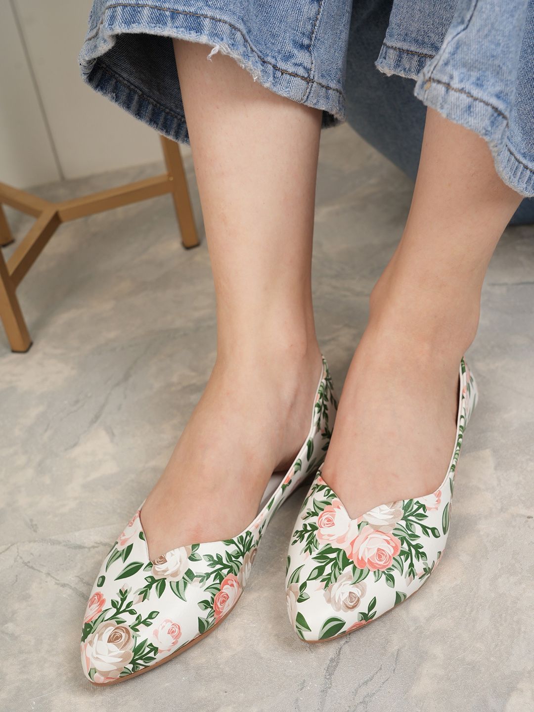 DressBerry Cream-Coloured & Green Floral Printed Pointed Toe Ballerinas