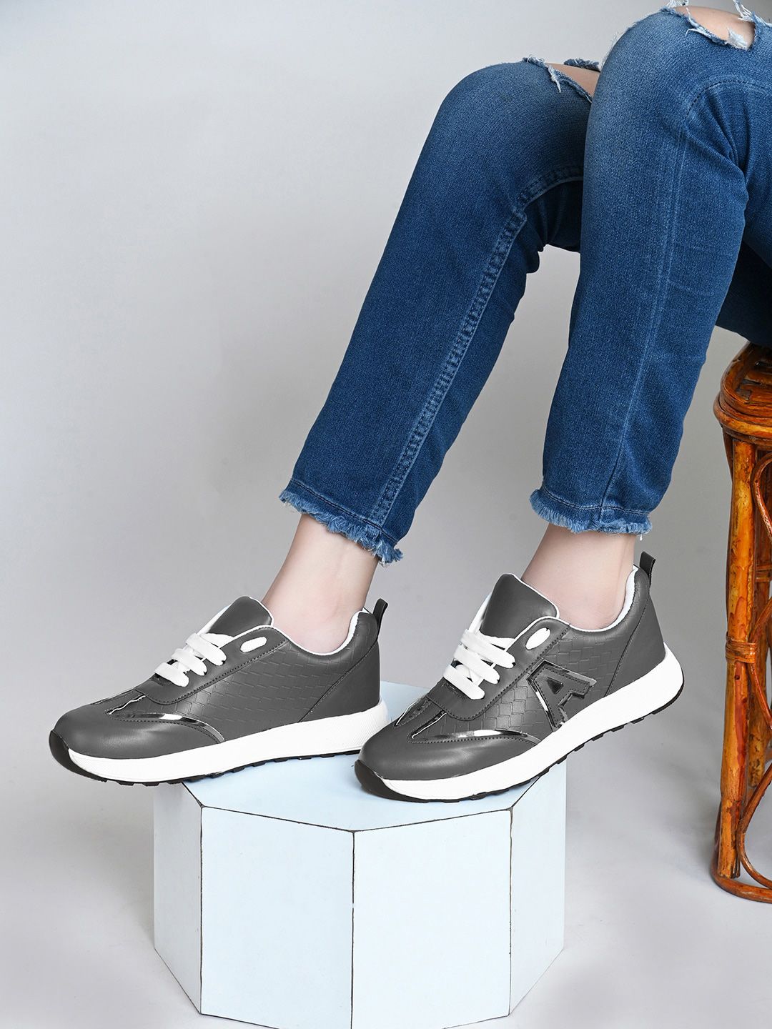 XE Looks Women Textured Lightweight Sneakers