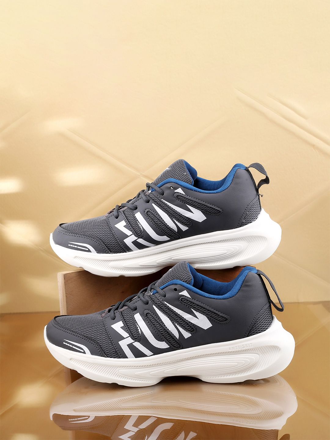 KRAASA Men Grey Mesh Running Sports Shoes