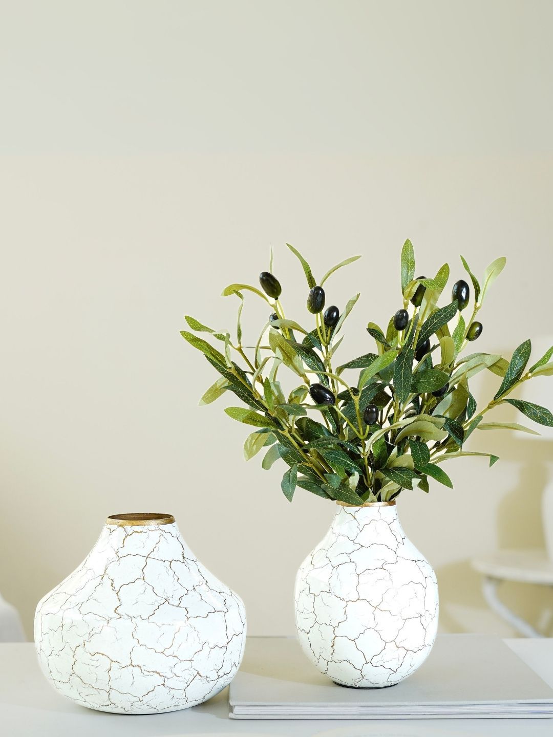 BEHOMA Set of 2 Crackled White Metal Bud Shape Small & Large Flower Vase