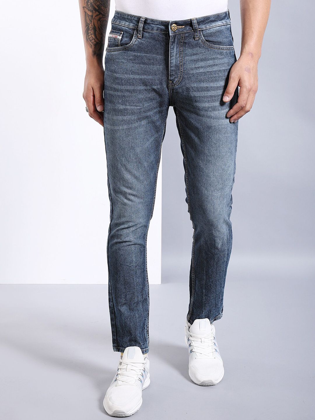 The Indian Garage Co Men Mid-Rise Light Fade Slim Fit Clean Look Stretchable Jeans