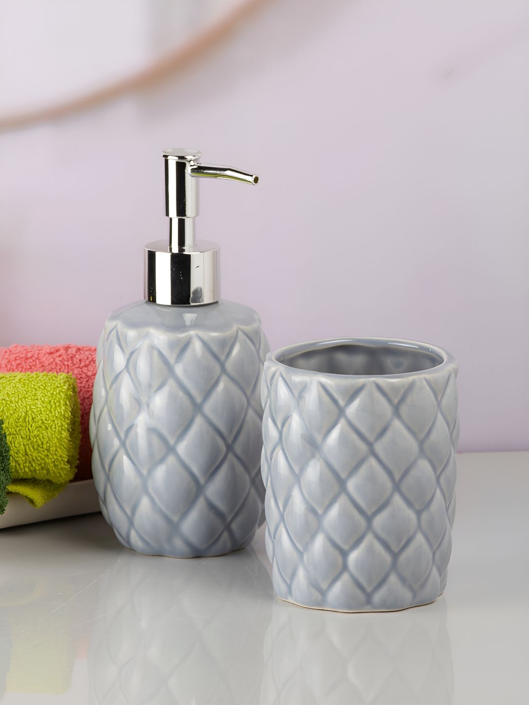 Kookee Grey 2 piece Textured Ceramic Bath Accessories Set