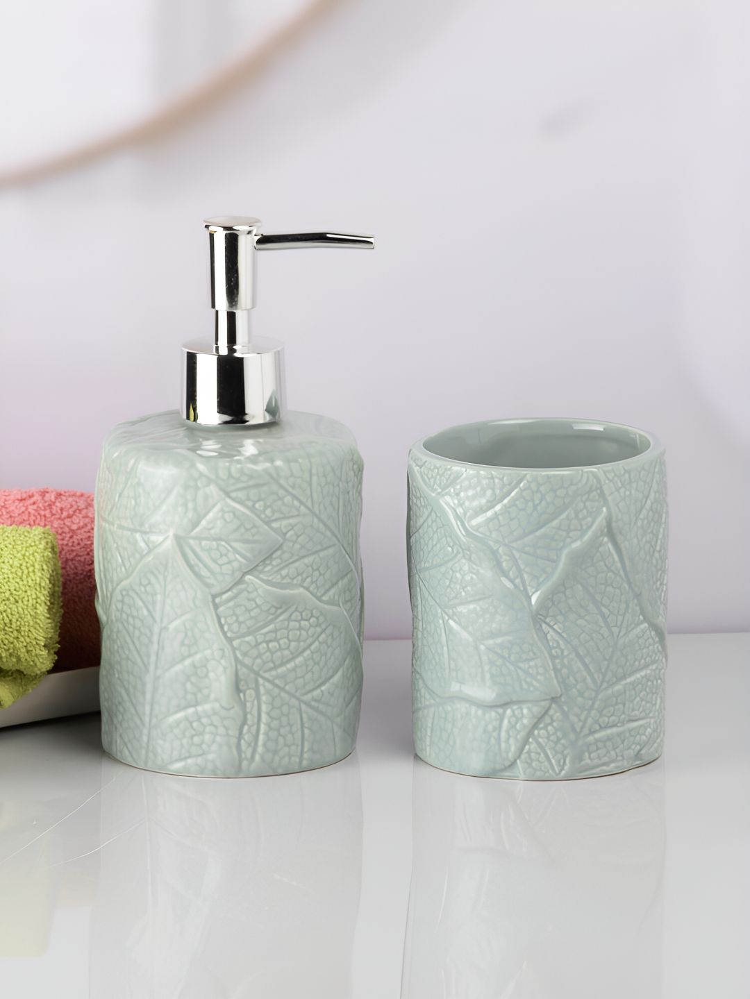 Kookee Green 2 piece Abstract Ceramic Bath Accessories Set