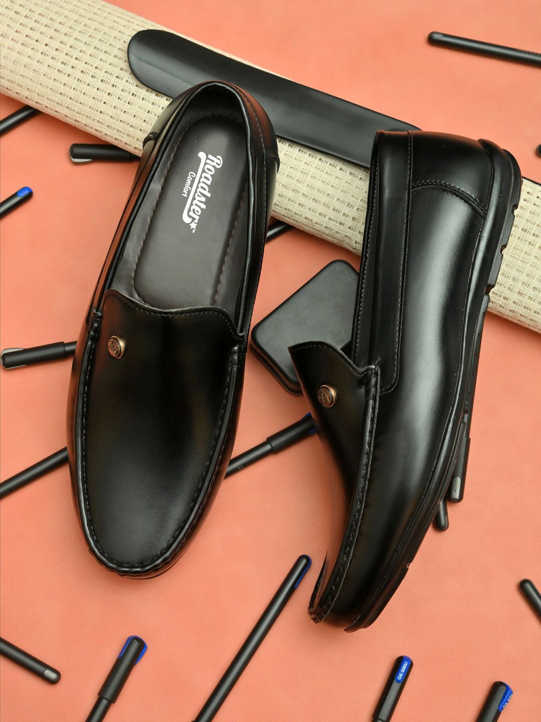 The Roadster Lifestyle Co. Men Black Lightweight Moisture Wicking Slip-On Loafers