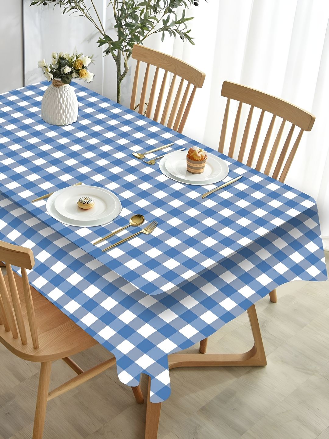 HOMADORN Blue & White Checked 4-Seater Table Cover