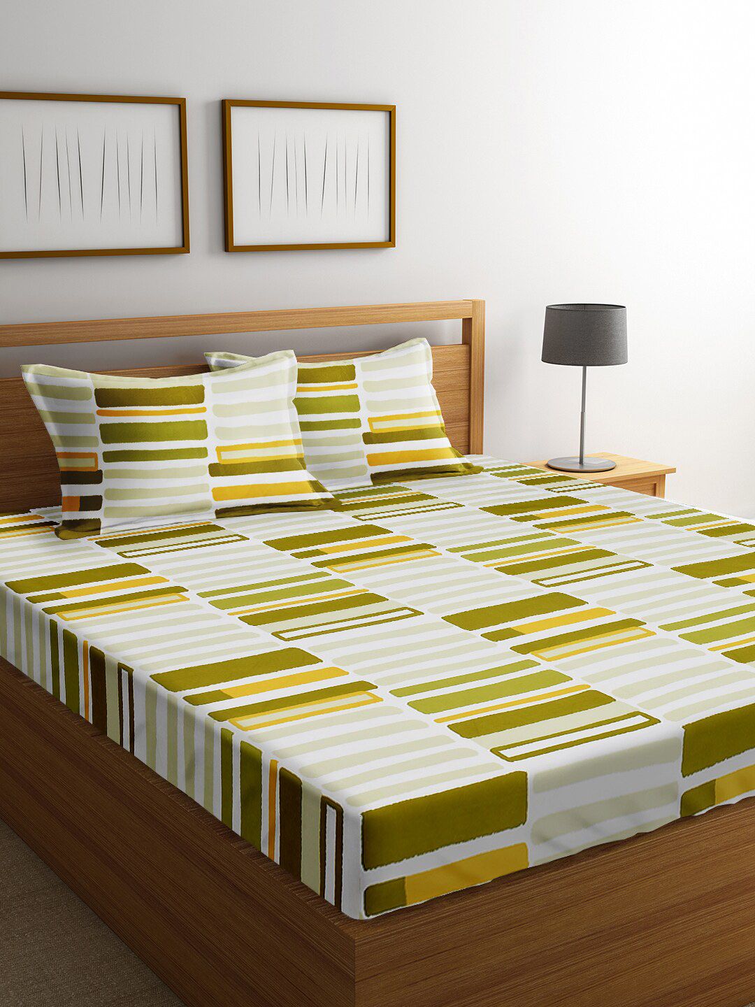 RAGO RAGO Relish White Geometric Microfiber 210 TC Fitted Queen Superfine Bedsheet with 2 Pillow Covers-91 x 98 inches