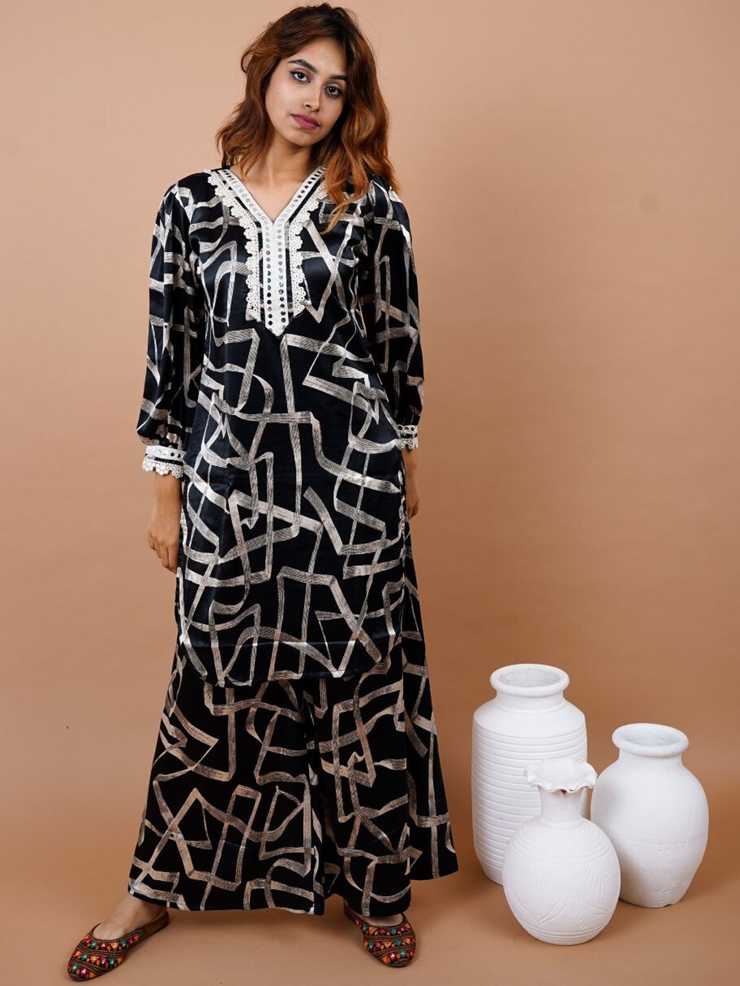 HOUSE OF MIRA Women Printed Maxi Ethnic Dress Price in India