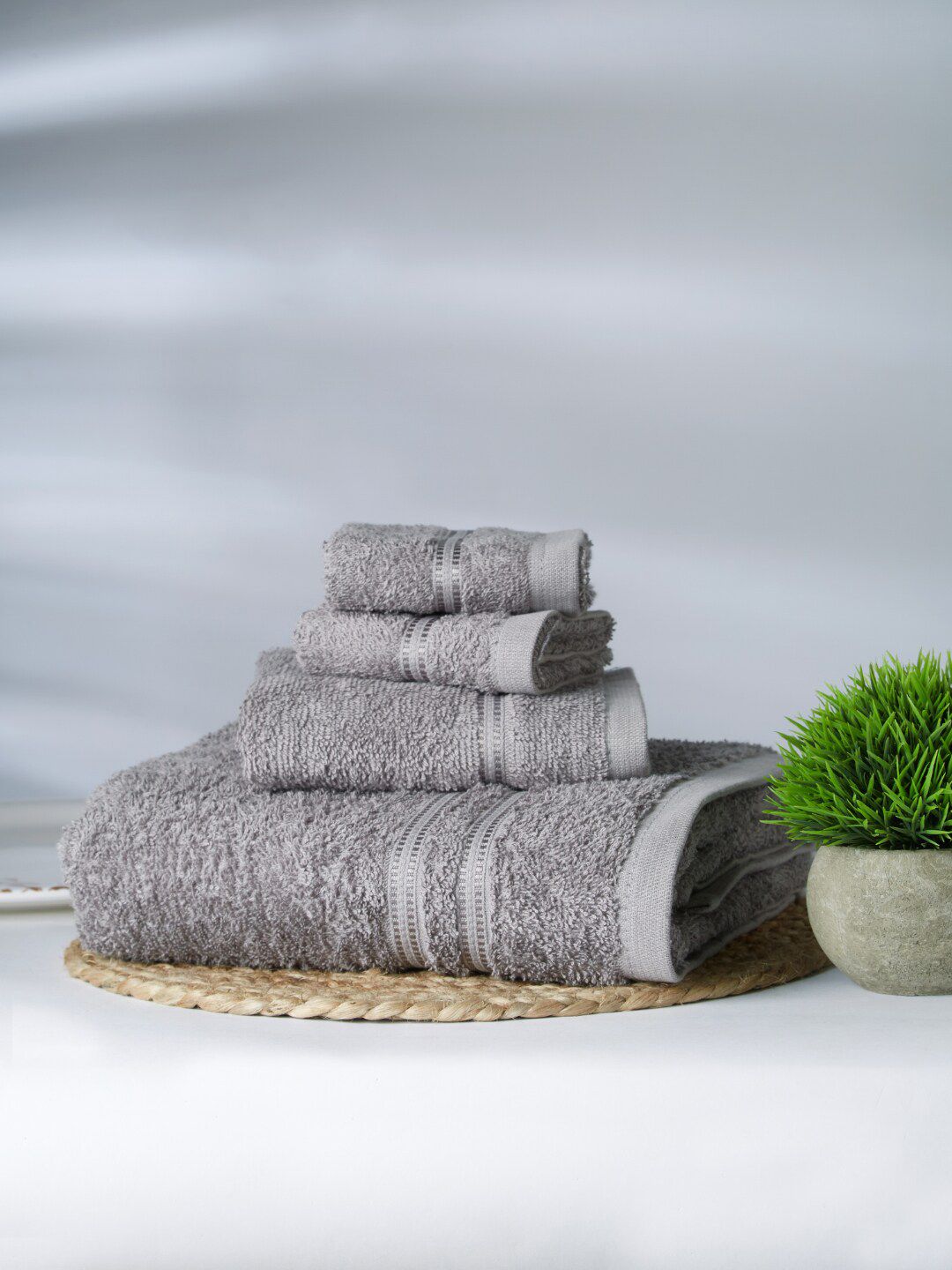 Welspun Grey 4 Pieces Cotton 380 GSM Towel Set