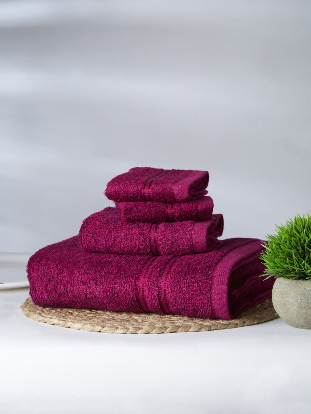 Welspun Magenta 4 Pieces Cotton 380 GSM Towel Set
