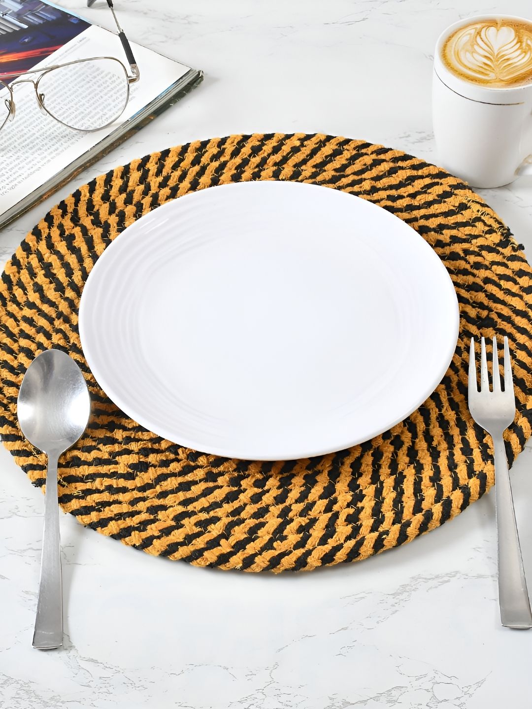 HOMADORN Yellow & Black 6 Pieces Cotton Round Reversible Table Placemats
