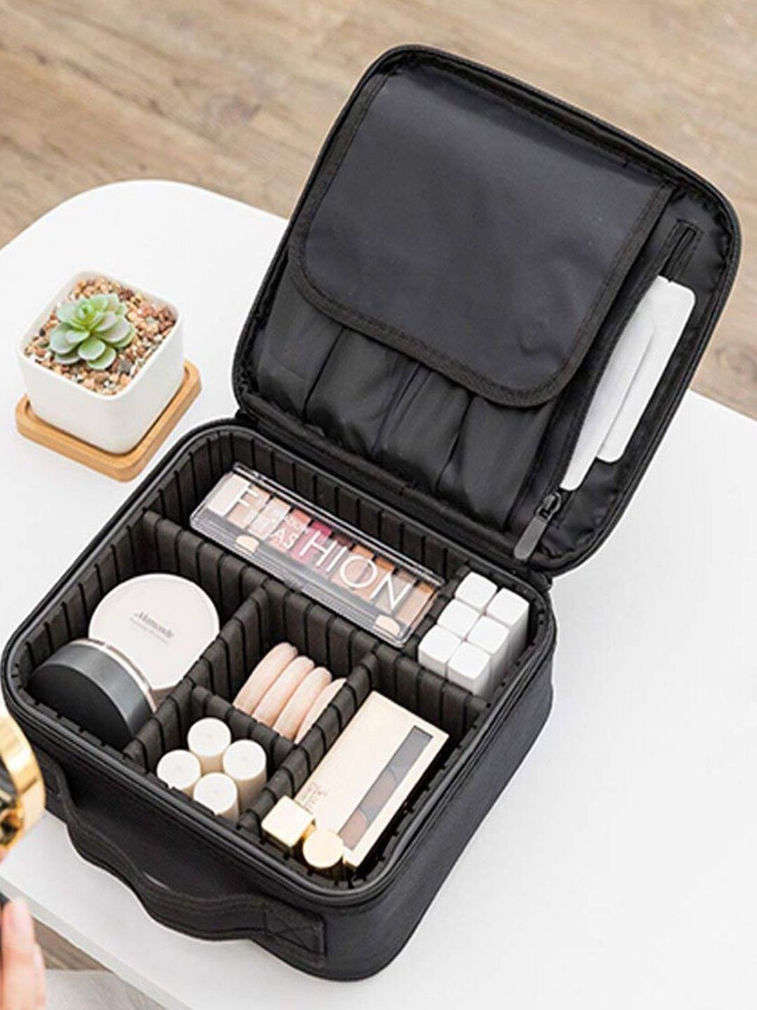 HOUSE OF QUIRK Green & White Printed Canvas Makeup Organiser