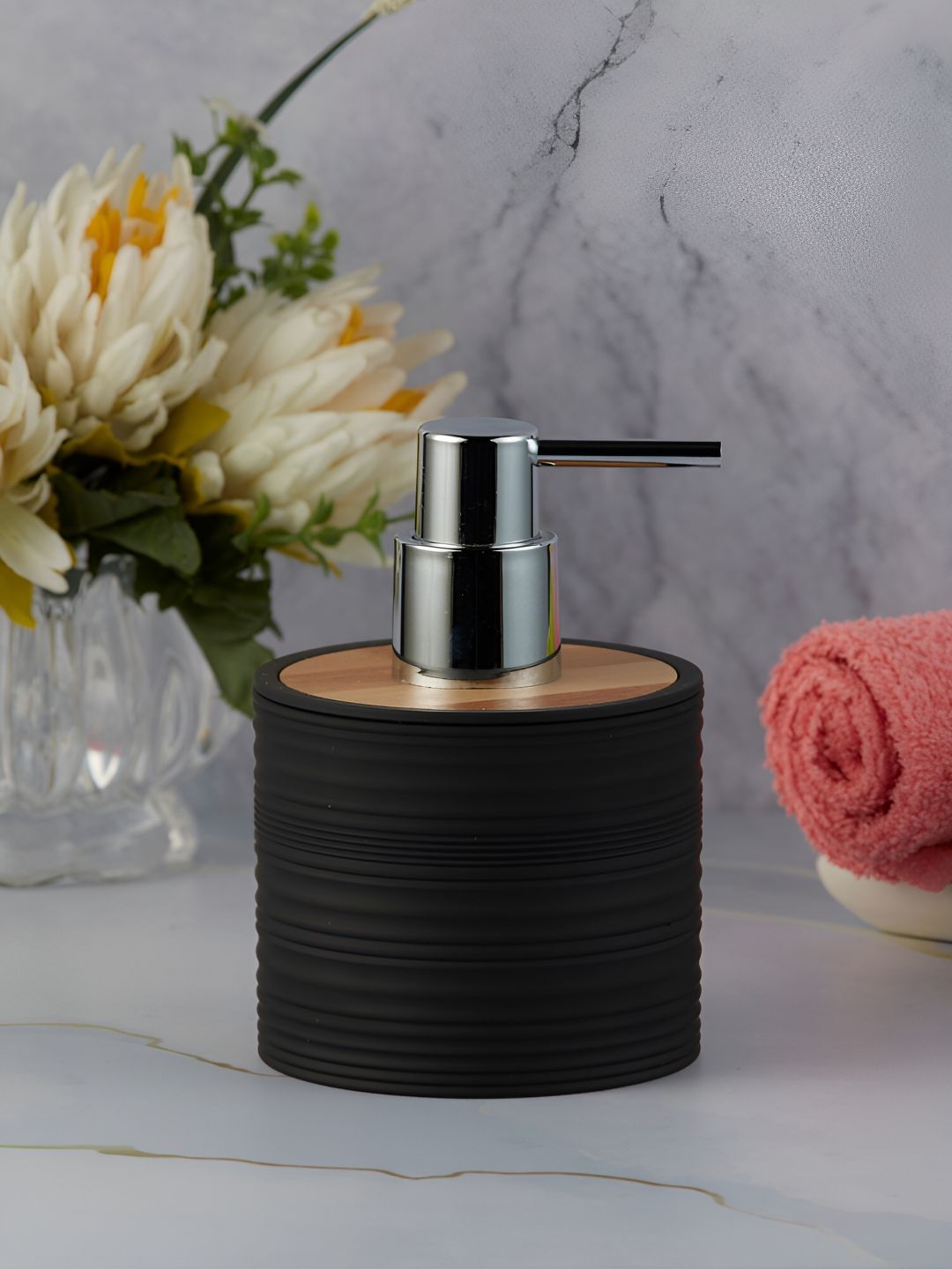 Kookee Black Abstract Textured Soap Dispenser