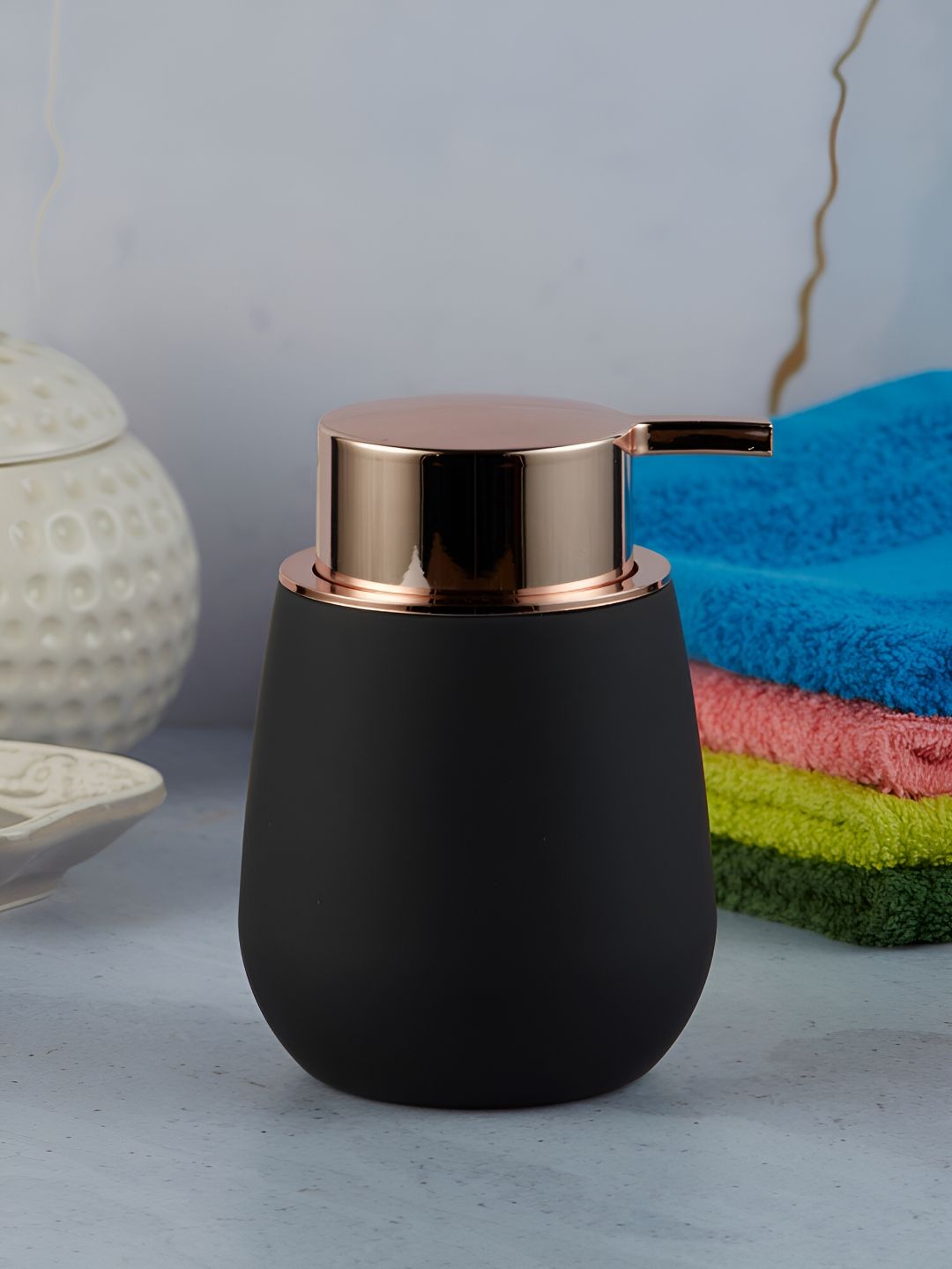 Kookee Black Glossy Acrylic Soap Dispenser