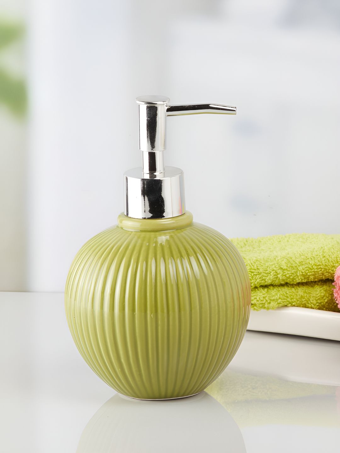 Kookee Green Textured Ceramic Soap Dispenser
