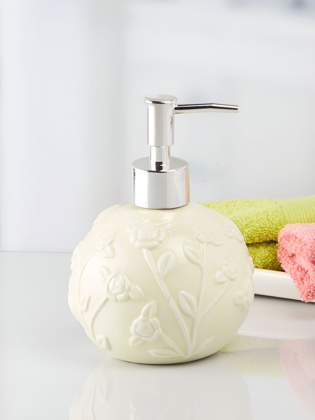 Kookee Off White Ceramic Oval Shaped Soap Dispenser