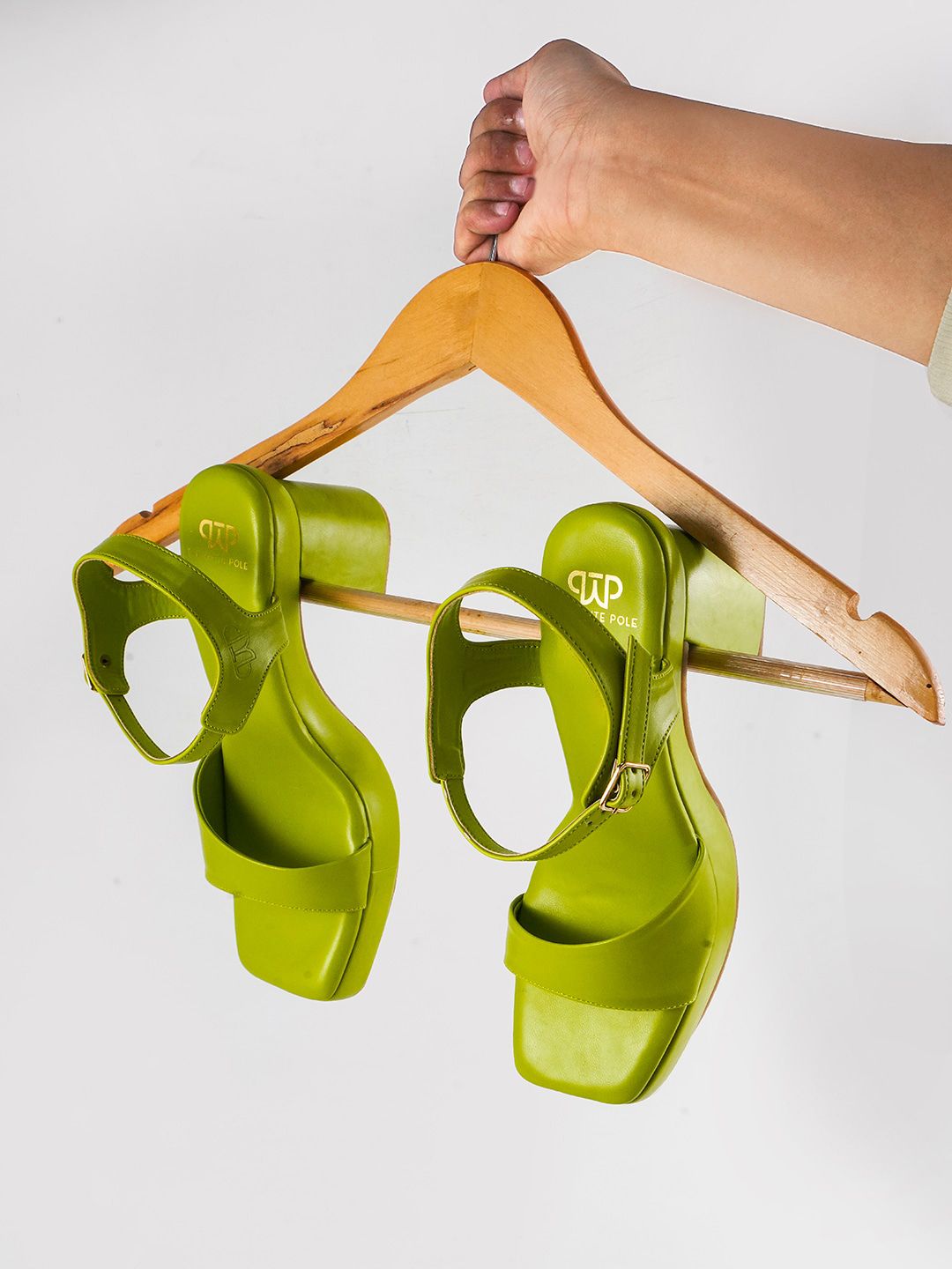 THE WHITE POLE Open Toe Platform Heels With Buckle Closure