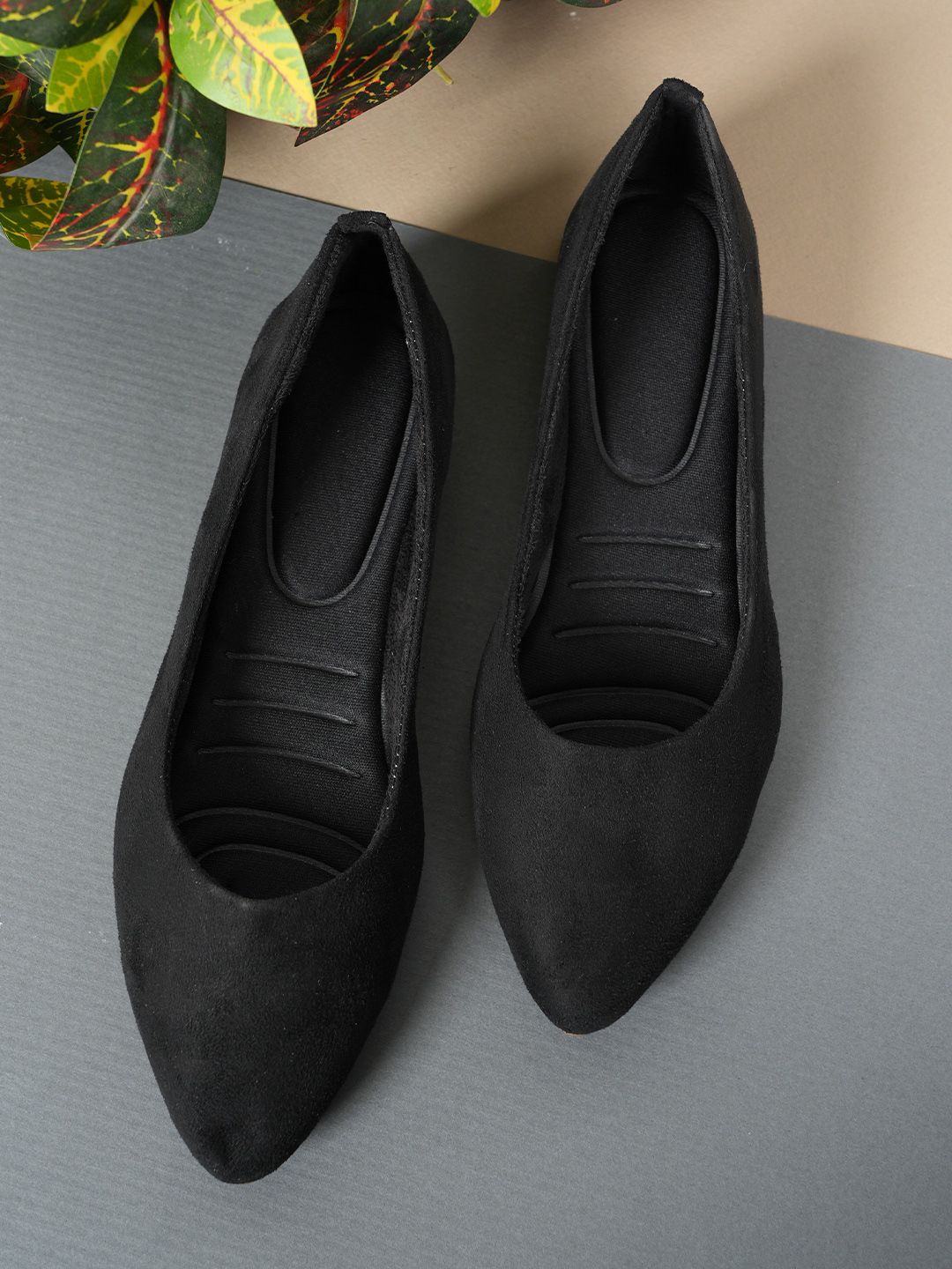 Walkfree Pointed Toe Suede Ballerinas