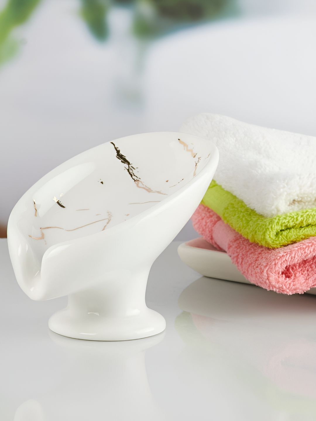 Kookee White Abstract Ceramic Bath Accessories Set
