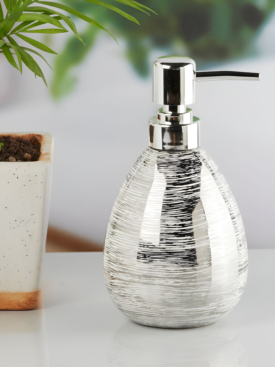 Kookee Silver-Toned Abstract Ceramic Soap Dispenser