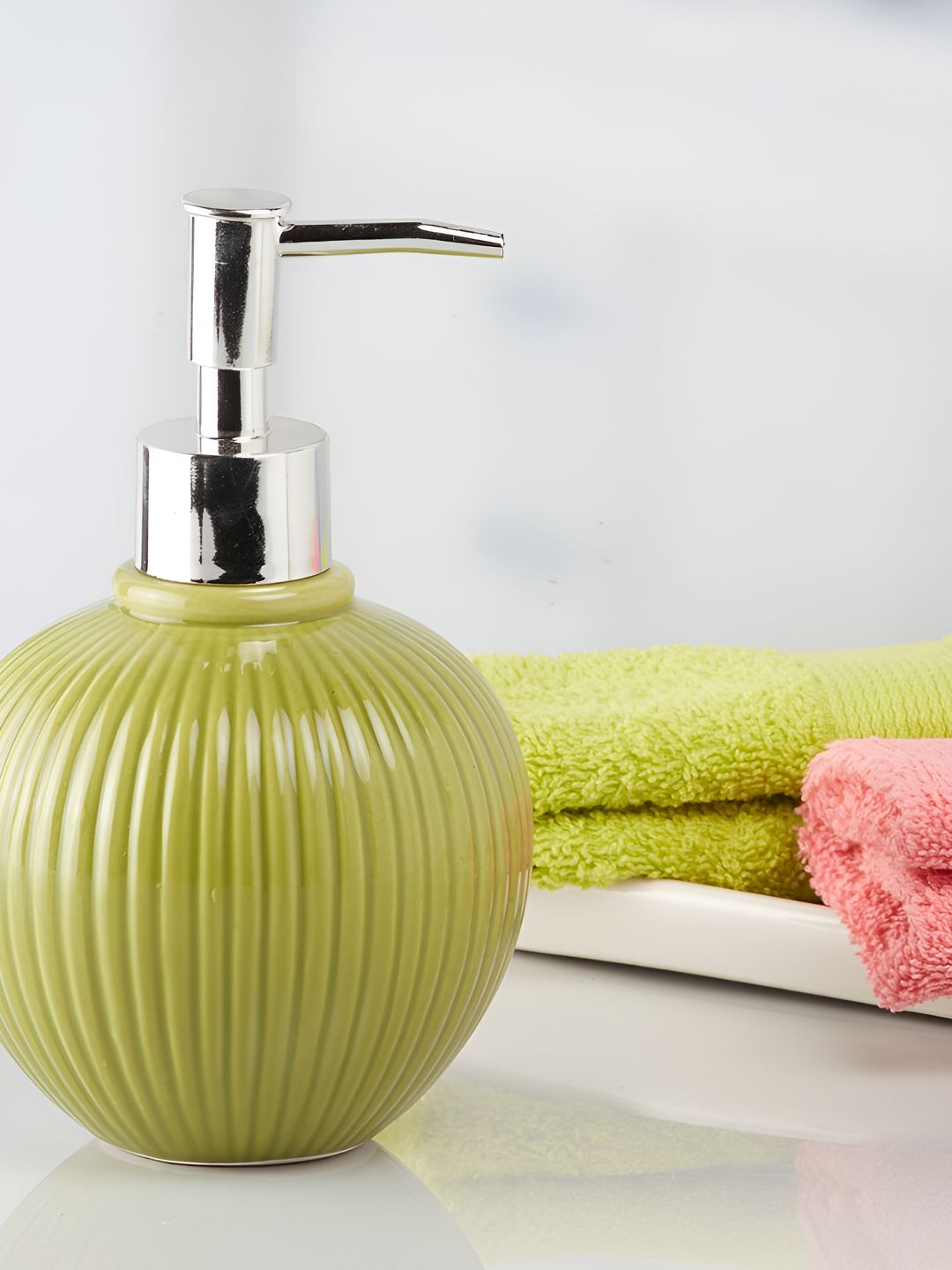 Kookee Green 2 Pieces Abstract Ceramic Soap Dispenser