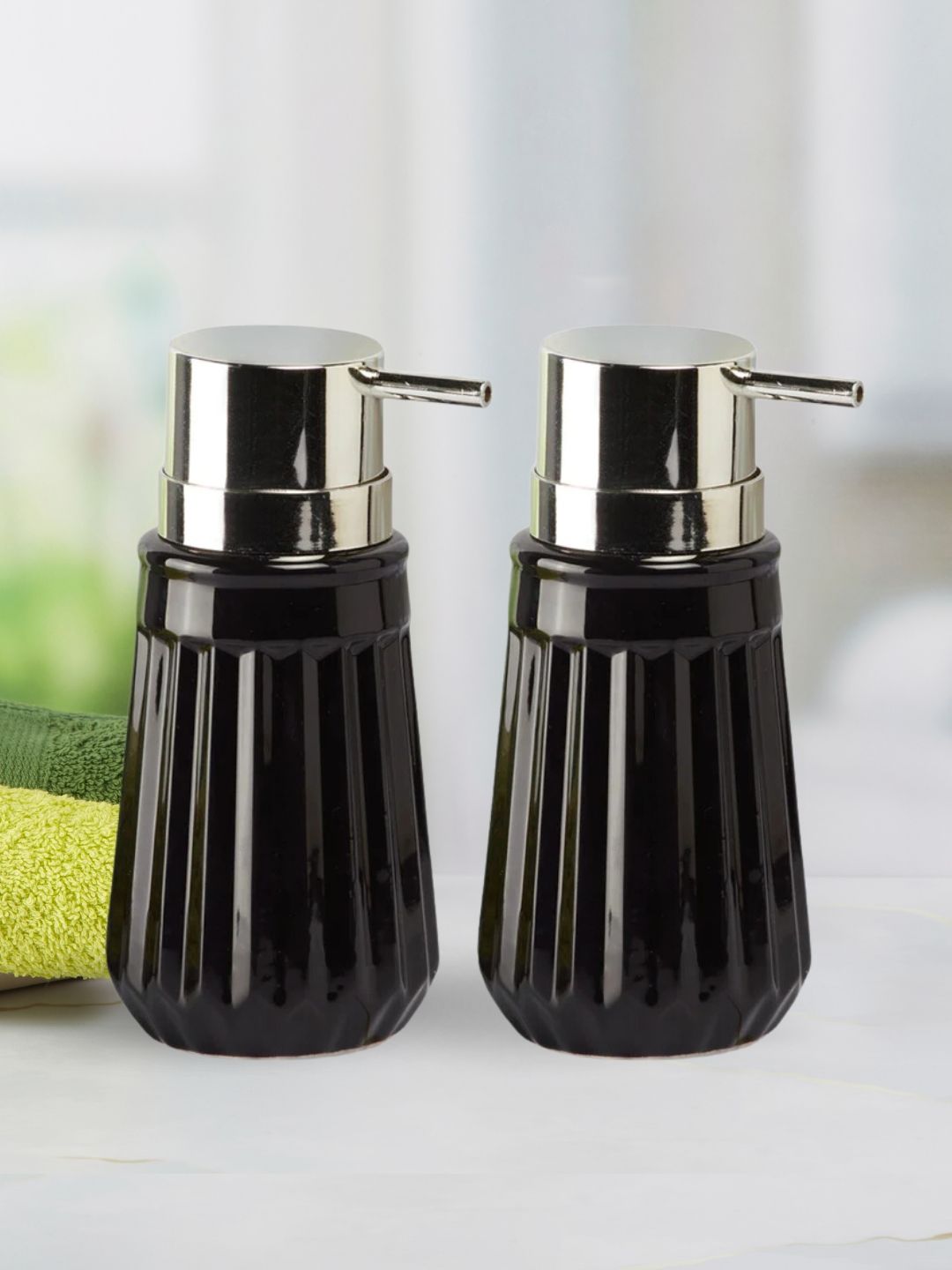 Kookee Black 2 Pieces Striped Ceramic Soap Dispensers