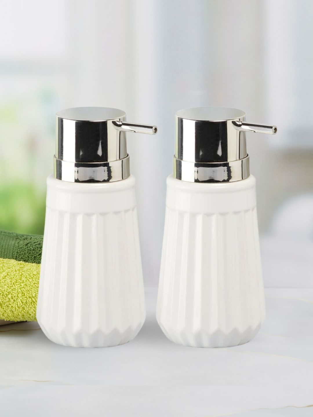Kookee White Textured Ceramic Soap Dispenser