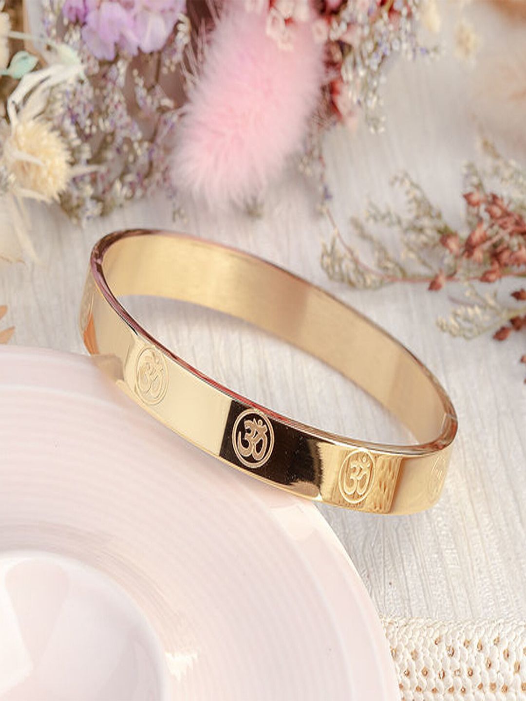 Fashion Frill Men Gold-Plated Kada Bracelet
