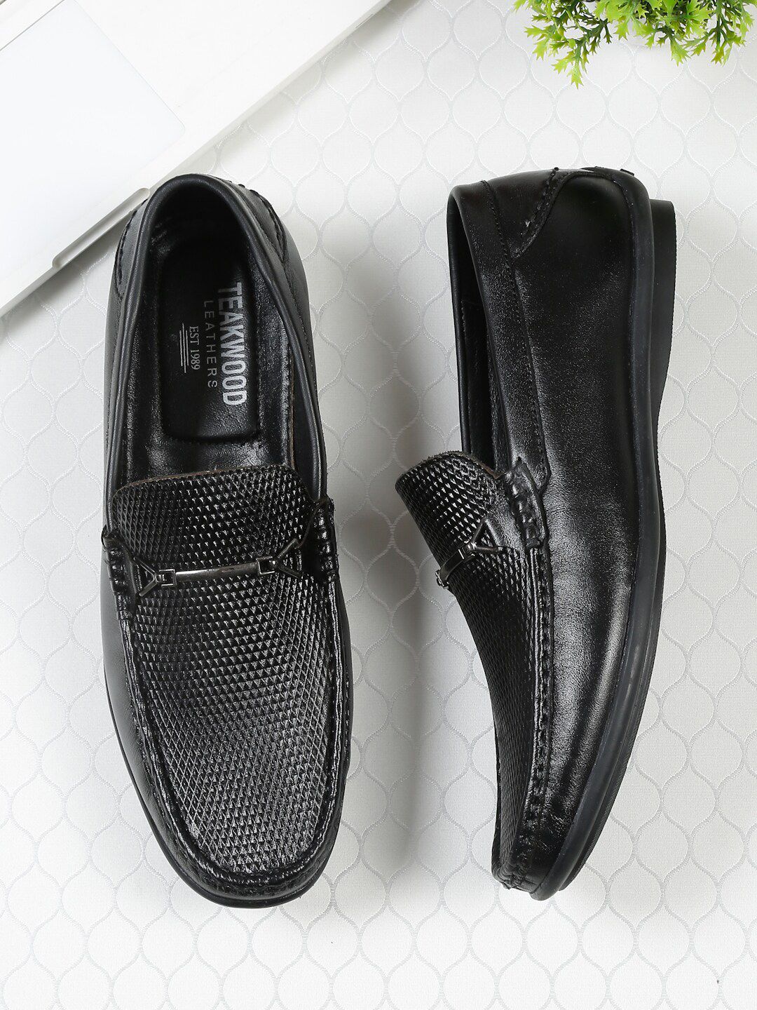 Teakwood Leathers Men Textured Loafers