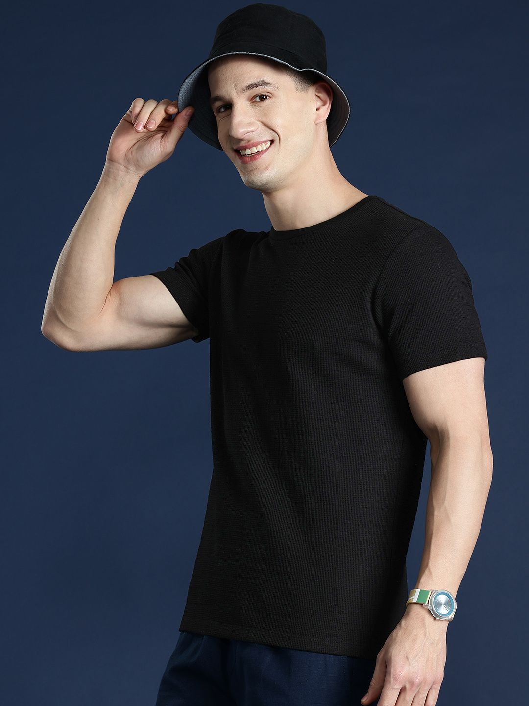 Mast & Harbour Men Solid T-shirt