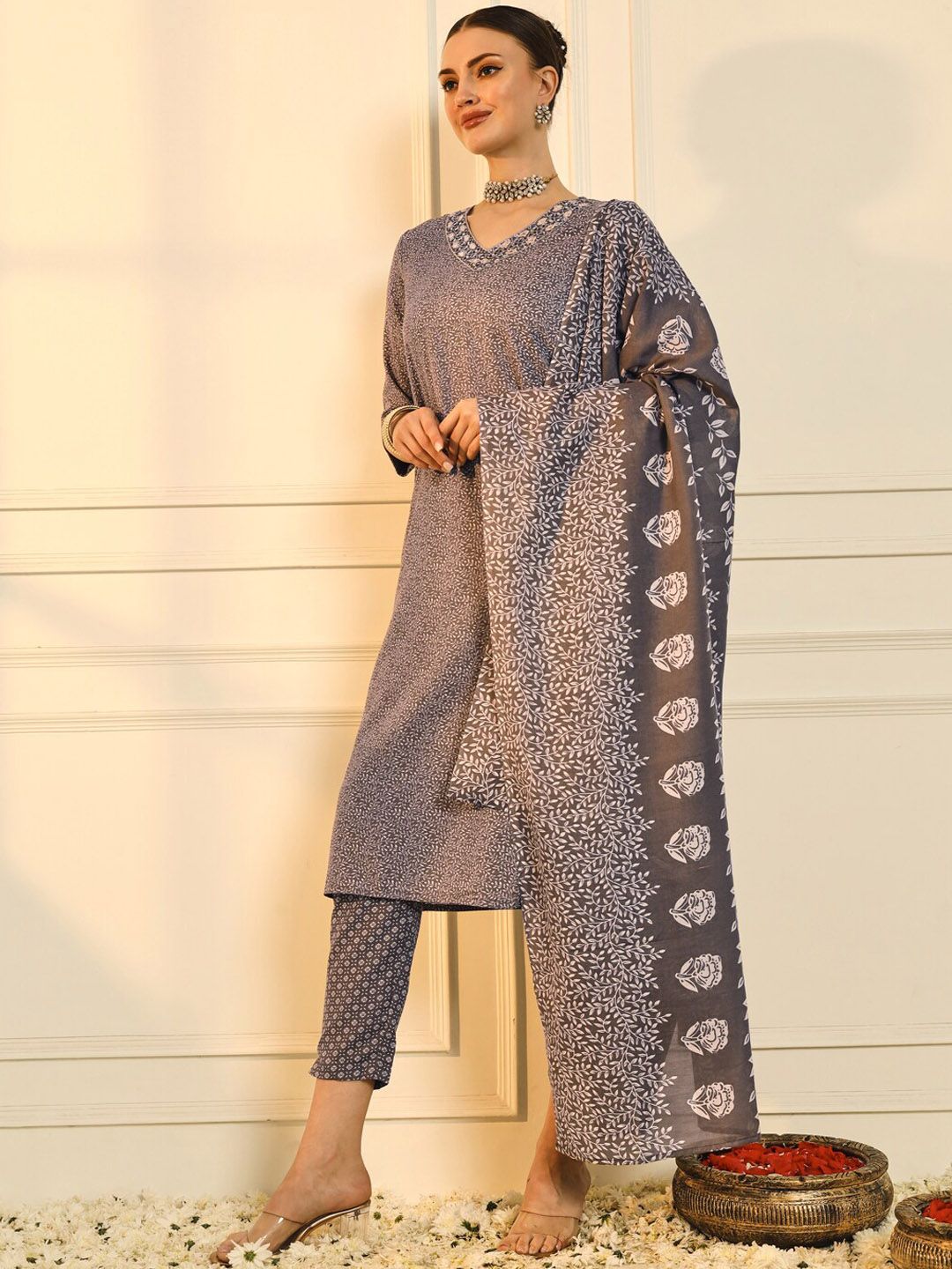 HEEPOSH Women Grey Printed Regular Mirror Work Kurta with Trousers & With Dupatta