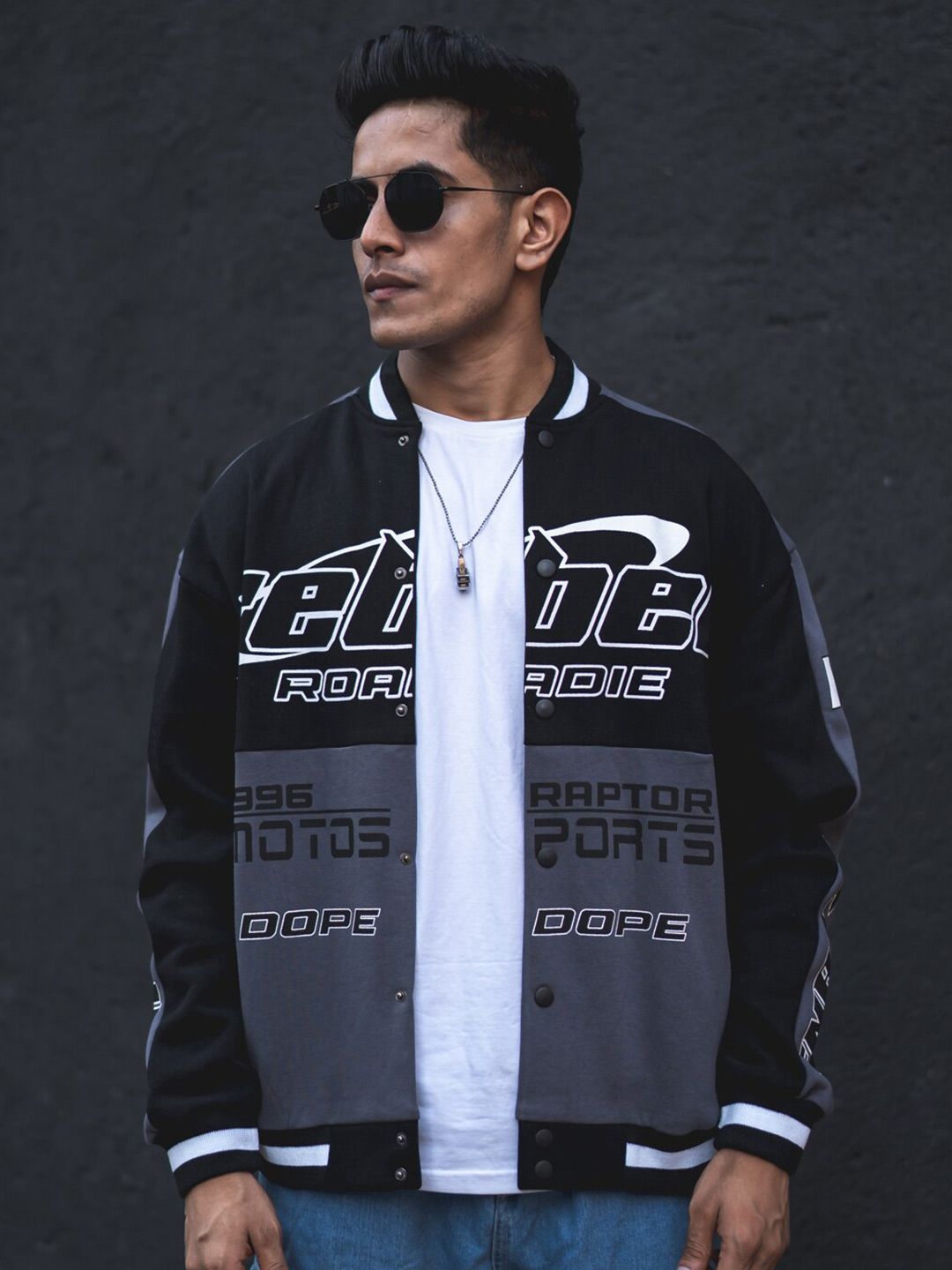 ジャケット・アウター MZ LVT VARSITY JACKET_CHARCOAL Buy Powerlook Typography Printed Stand Collar Oversized Varsity