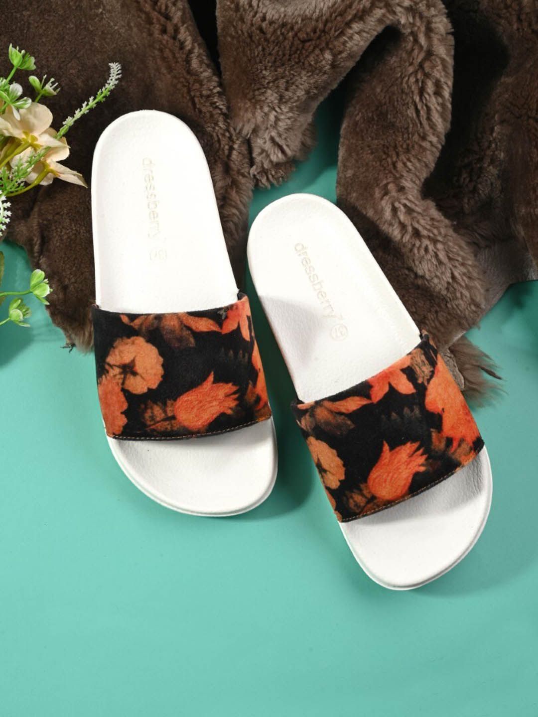 DressBerry Women Tan Abstract Printed Sliders