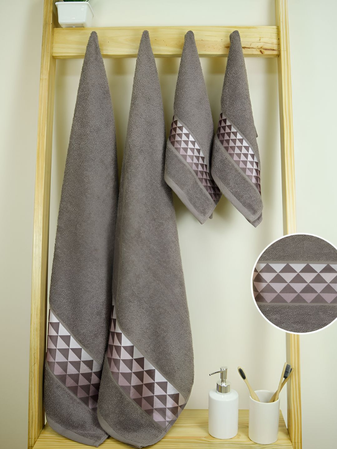 Aura Art Gallary Brown 4 Pieces Printed Cotton 380 GSM Towels