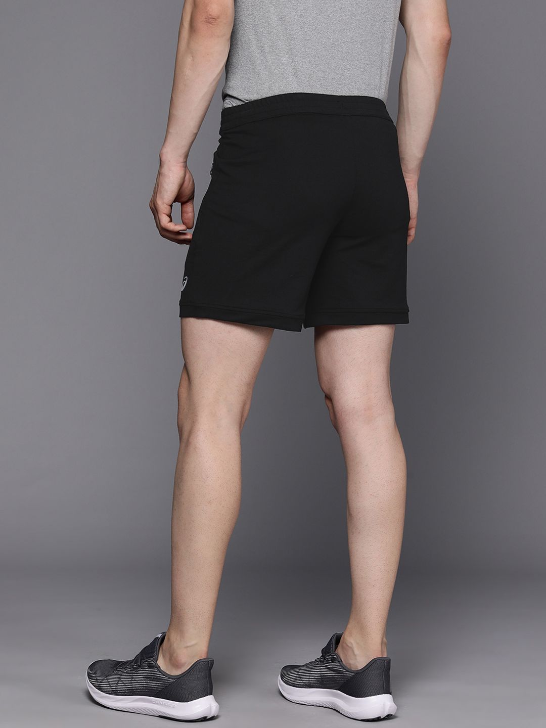 Buy ASICS Men Bonded Zip 7Inch Training Shorts - Shorts for Men