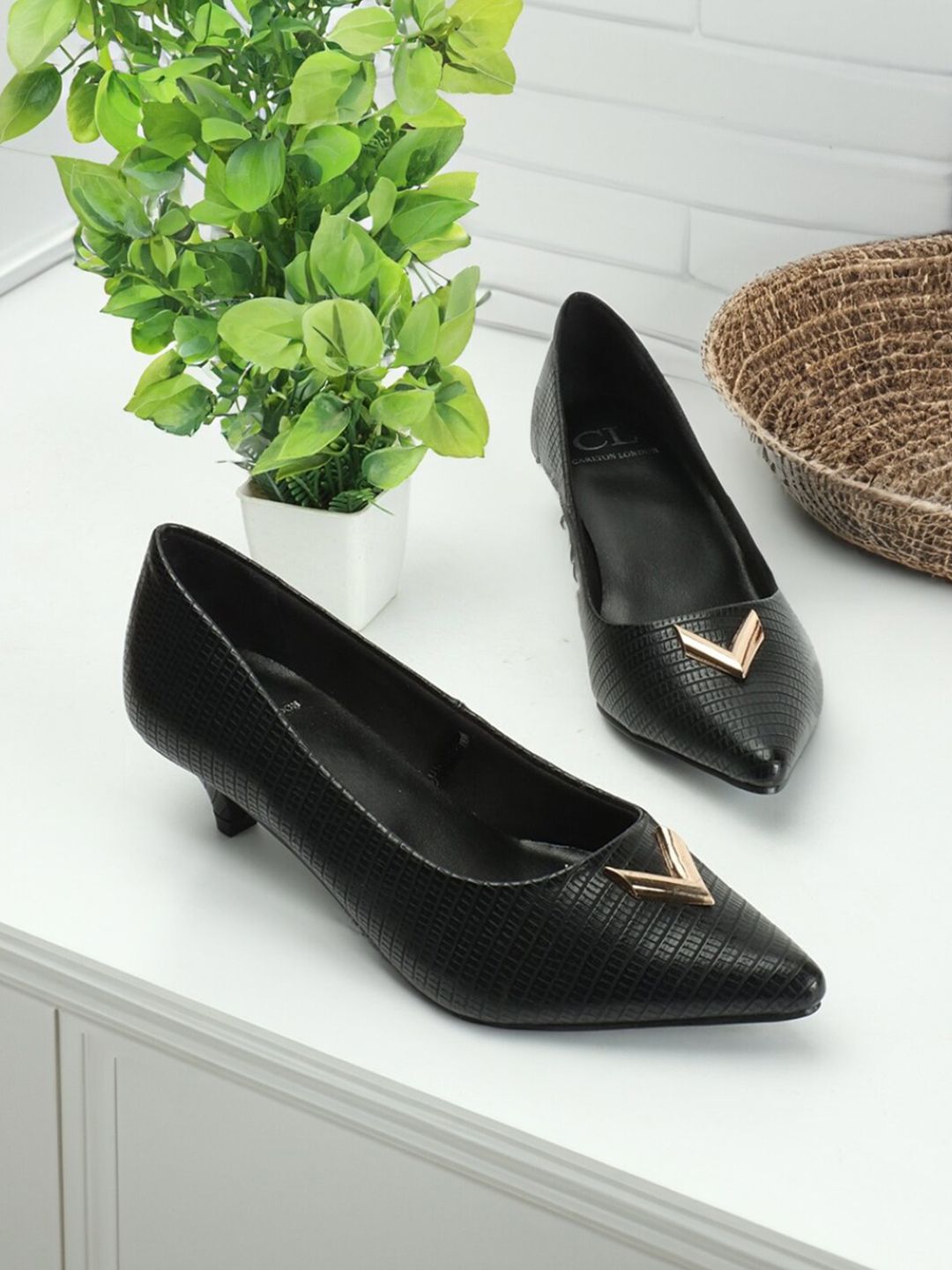 Carlton London Textured Pointed Toe Kitten Heel Pumps