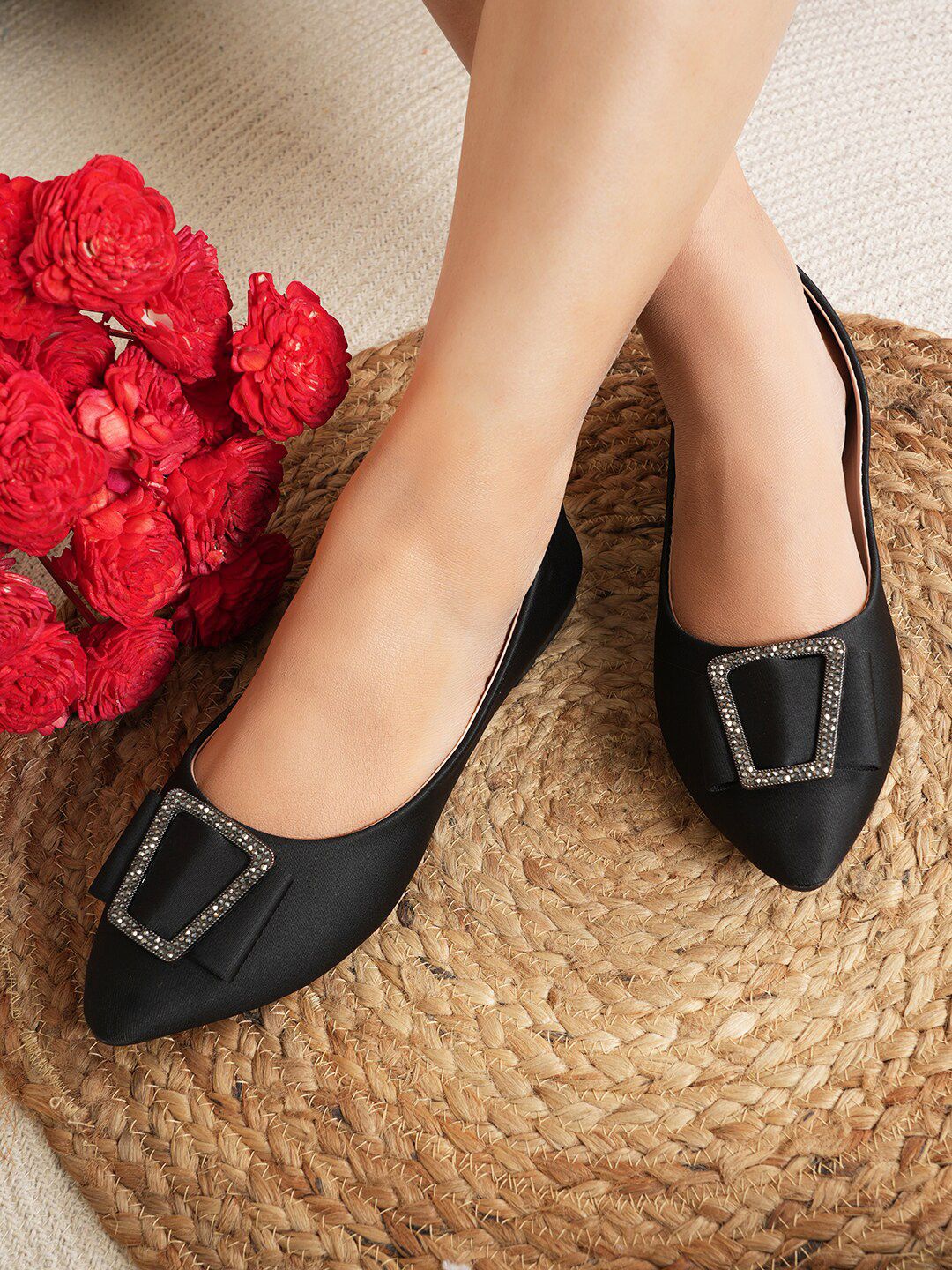 DressBerry Black Bows Detail Pointed Toe Ballerinas Flats Price in India